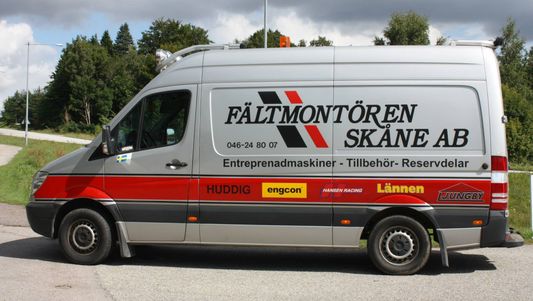Fältmontören Skåne text på buss